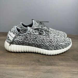 Lily’s Women’s fashion Sneakers Size 10 # Bag L-13